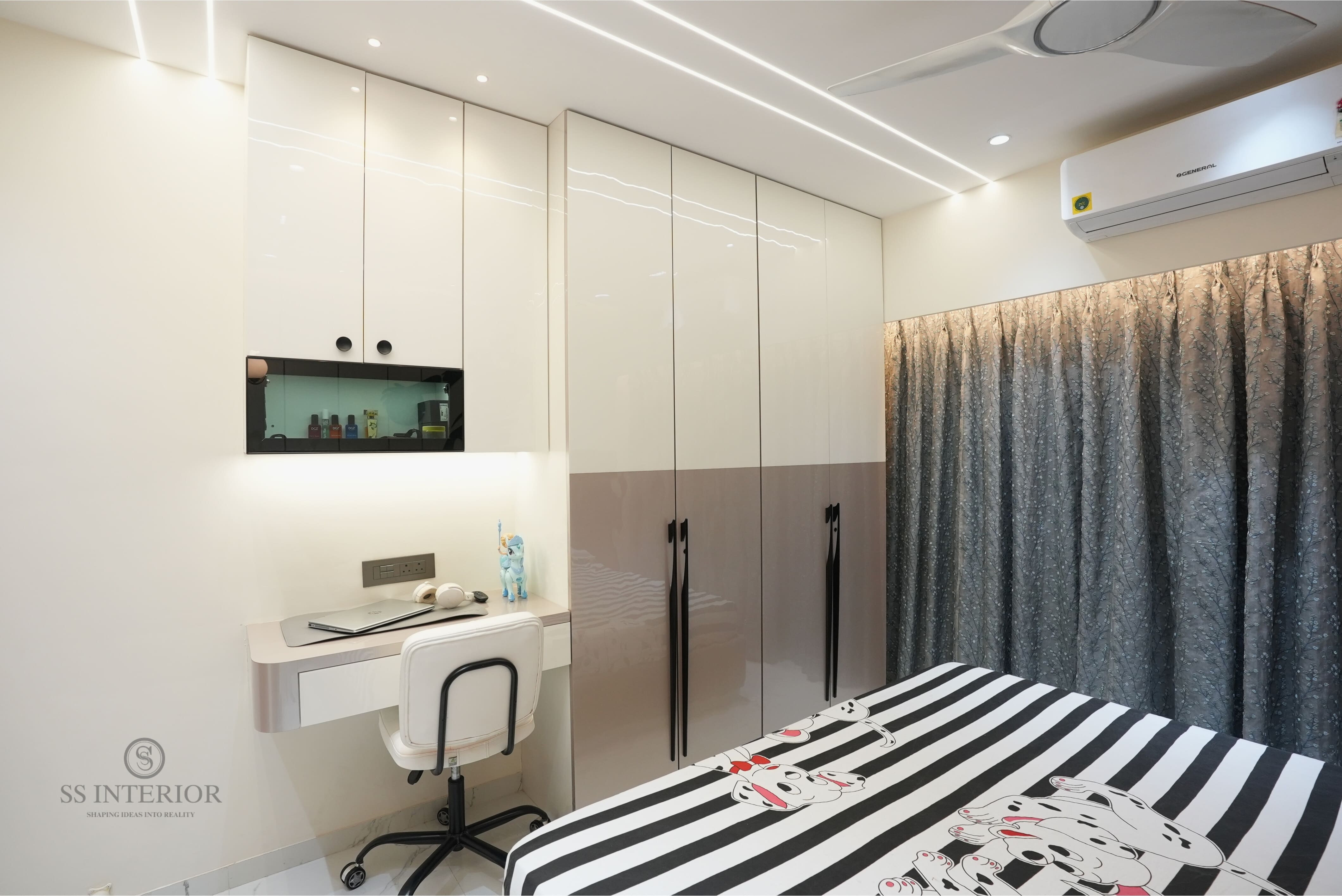 Goregaon Luxury Suite - Bedroom 1